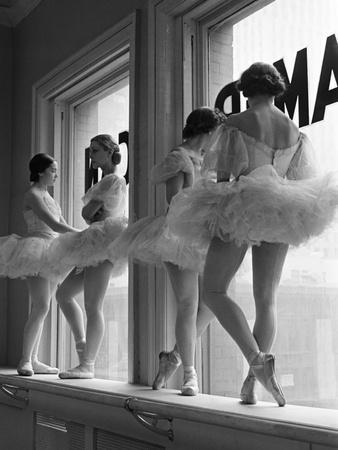 Ballerinas on Window Sill in Rehearsal Room at George Balanchine's School of American Ballet - Photographic Print, 12x16